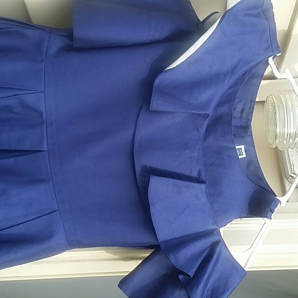 Beautiful formal dress size 10 - Picture 3 of 7